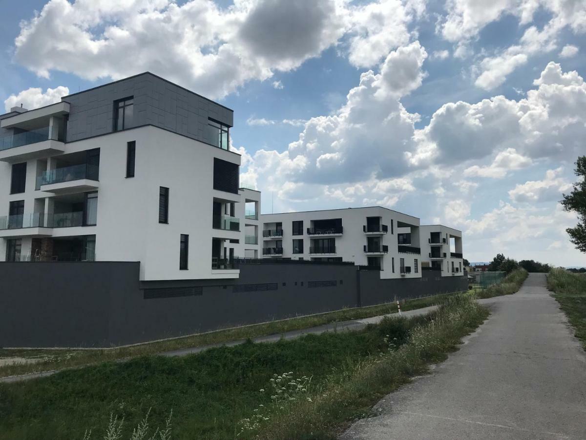 Greenbay Golf Apartments Trenčín Buitenkant foto