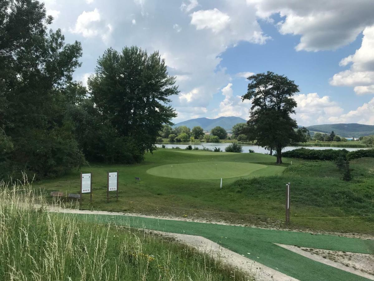 Greenbay Golf Apartments Trenčín Buitenkant foto