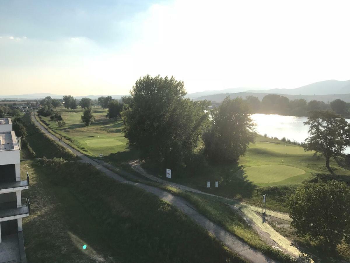 Greenbay Golf Apartments Trenčín Buitenkant foto